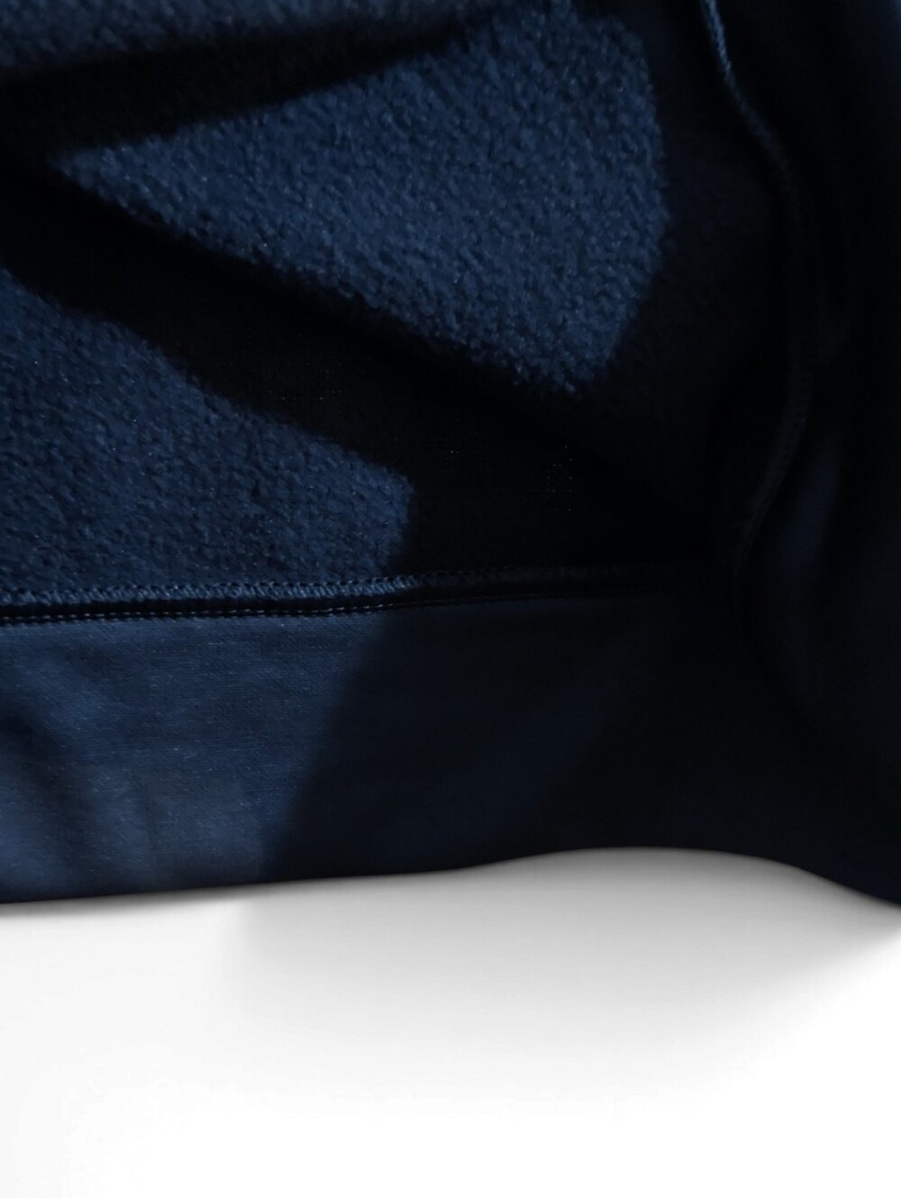 ​🏷️ Under Armour Boys Medium Navy Blue Fleece 1/4 Zip Pullover NWT YM Layers M - Picture 4 of 8